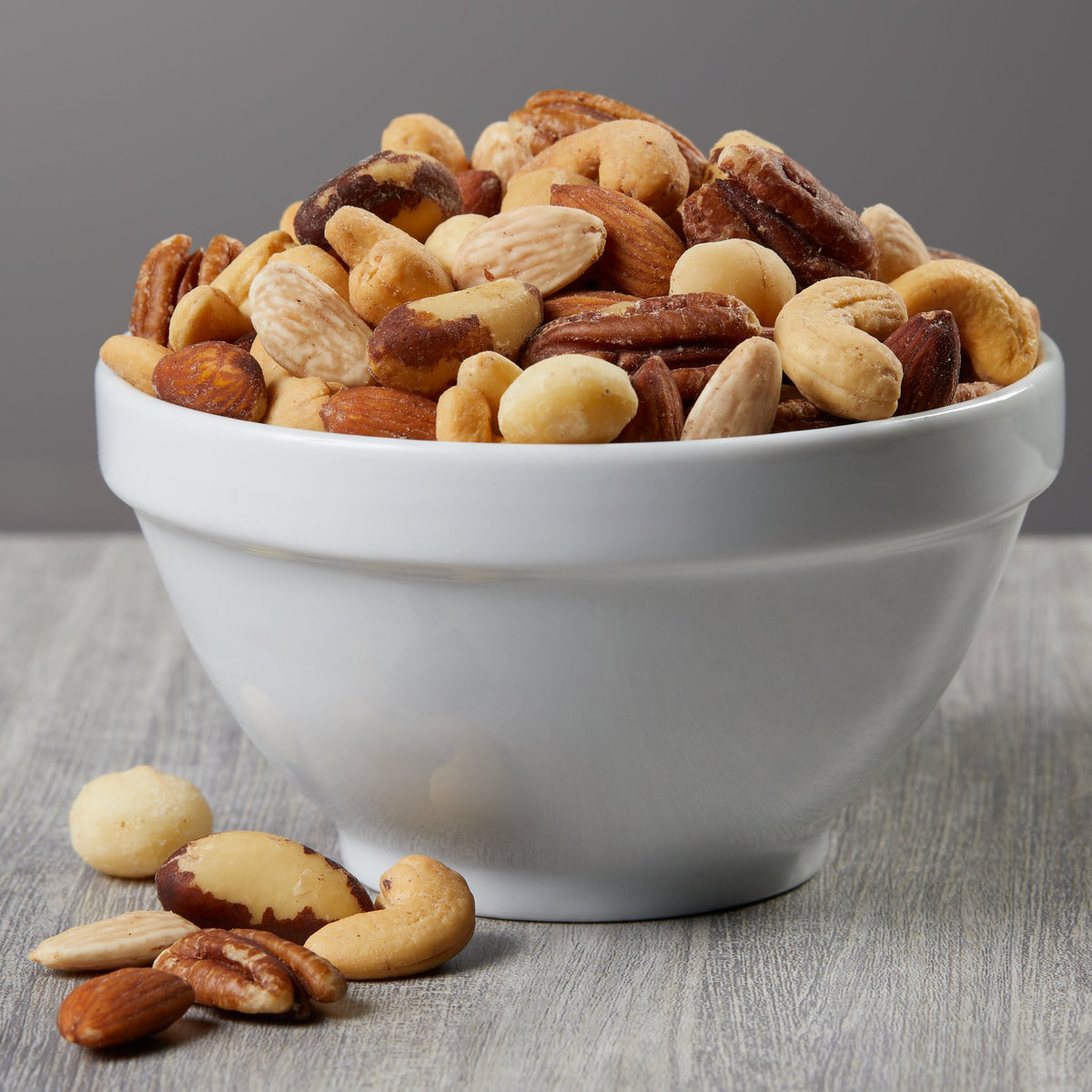 미국직구 Kirkland Signature Extra Fancy Mixed Nuts, Salted, 40 oz