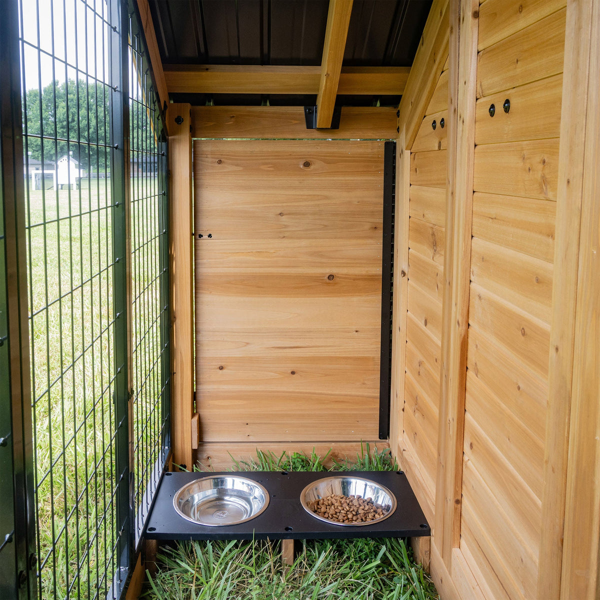 미국직구 켄넬·이동장 Backyard Discovery 7' x 5' Canine Cabin Outdoor Dog Kennel