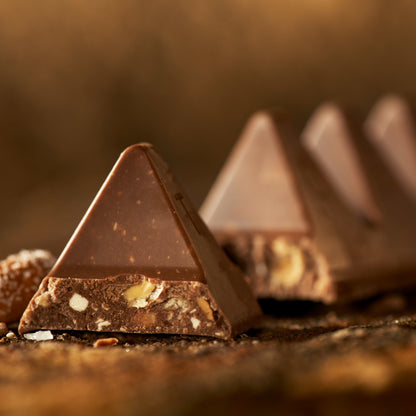 미국직구 Toblerone Swiss Milk Chocolate Bar with Honey & Almond Nougat, 3.52 oz, 6 ct