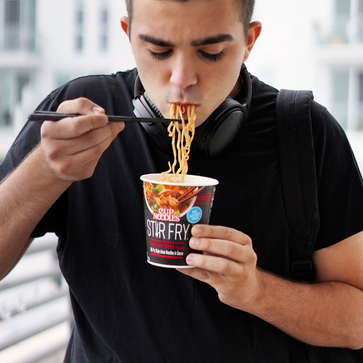 미국직구 닛신 Foods Cup Noodles Stir Fry Ramen Noodles, Teriyaki Beef Flavor, 3.0 oz Cup, Shelf-Stable